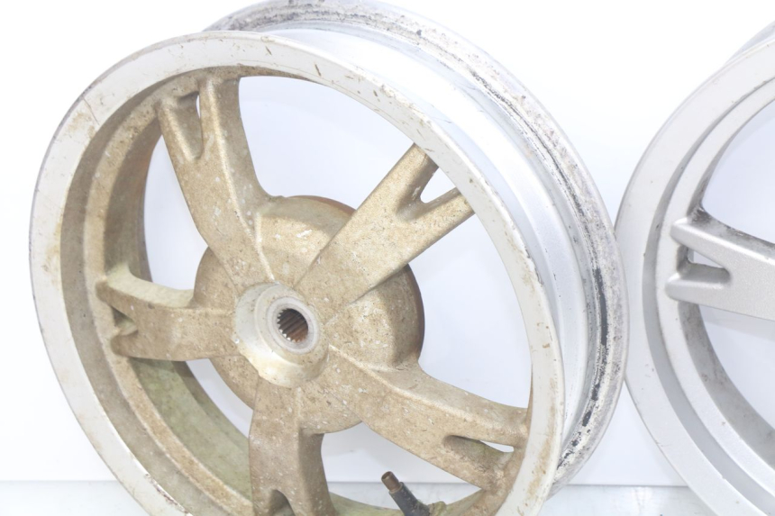 photo de PARA KOŁA PEUGEOT KISBEE 4T 50 (2010 - 2017) - Część sprawdzona