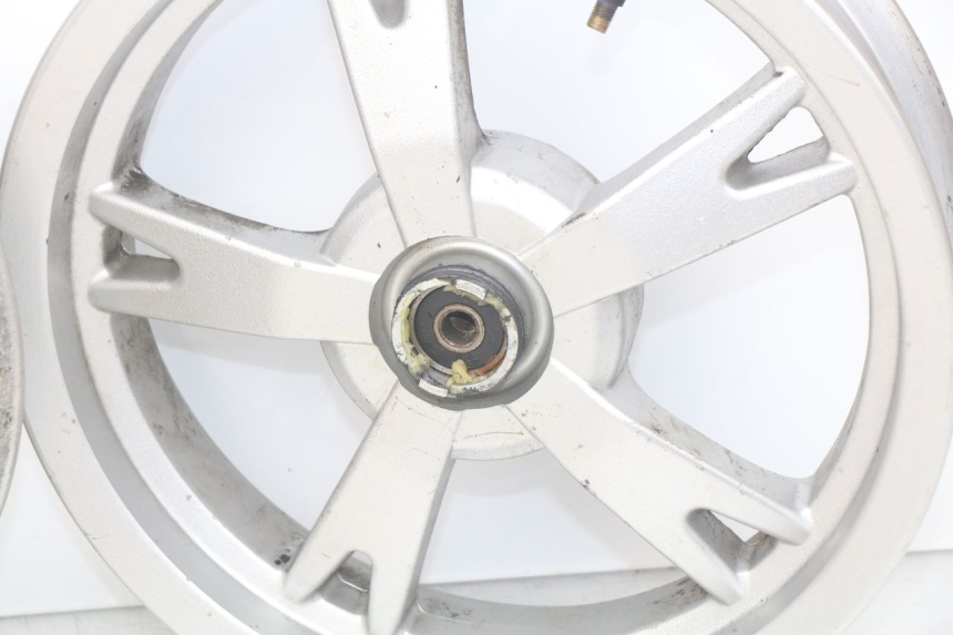 photo de PARA KOŁA PEUGEOT KISBEE 4T 50 (2010 - 2017) - Oznaczenia i referencje