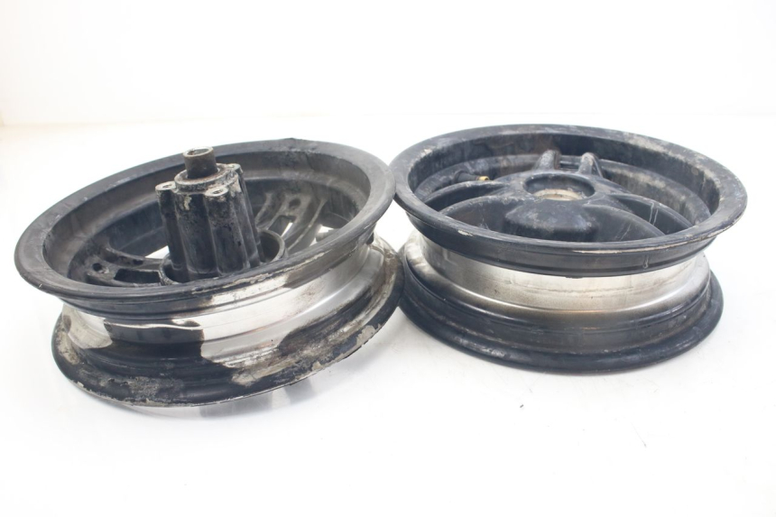 photo de PARA KOŁA PEUGEOT LUDIX SNAKE 2T 50 (2004 - 2014) - Punkty mocowania