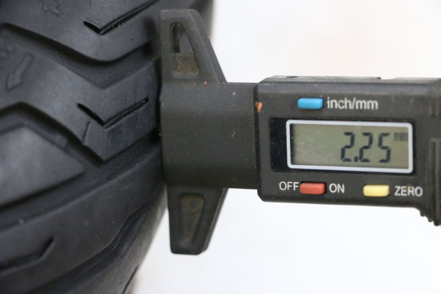 photo de PARA KOŁA PIAGGIO MP3 HPE 300 (2019 - 2026) - Zoom stanu zużycia