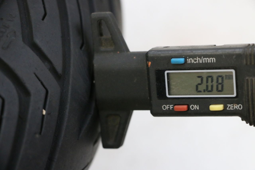 photo de PARA KOŁA PIAGGIO MP3 HPE 300 (2019 - 2026) - Inny kąt widzenia