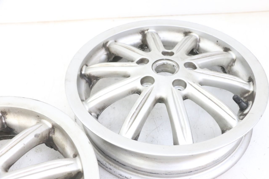 photo de PARA KOŁA PIAGGIO MP3 LT 300 (2010 - 2016) - Szczegół części