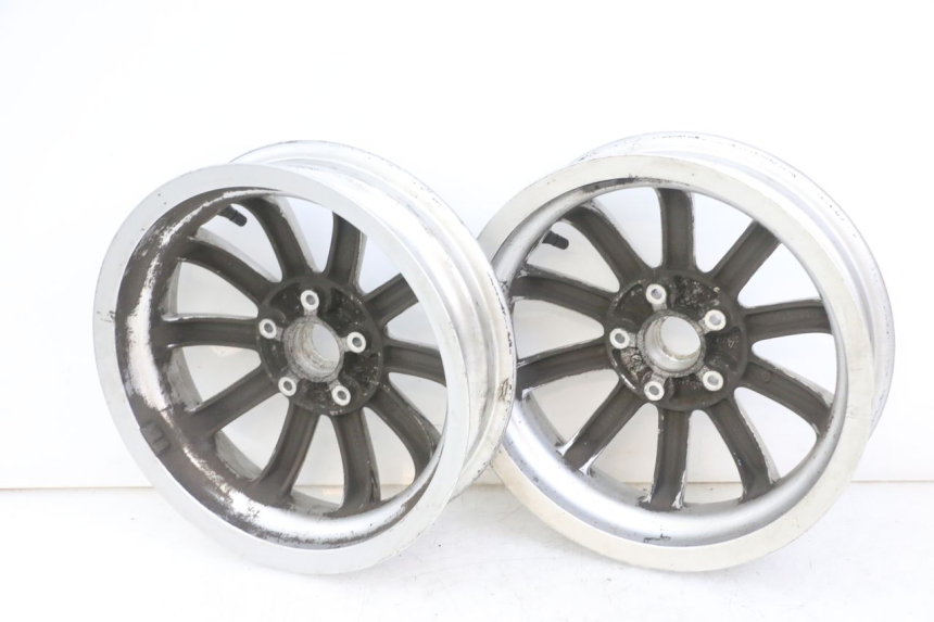 photo de PARA KOŁA PIAGGIO MP3 LT 300 (2010 - 2016) - Zbliżenie komponentów