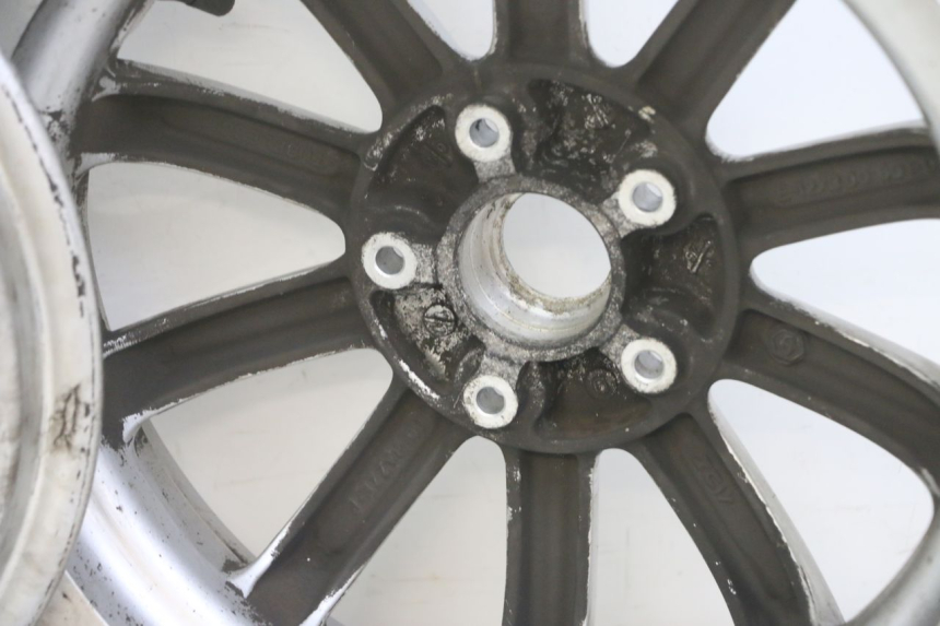 photo de PARA KOŁA PIAGGIO MP3 LT 300 (2010 - 2016) - Oznaczenia i referencje