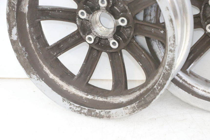 photo de PARA KOŁA PIAGGIO MP3 LT 300 (2010 - 2016) - Część sprawdzona