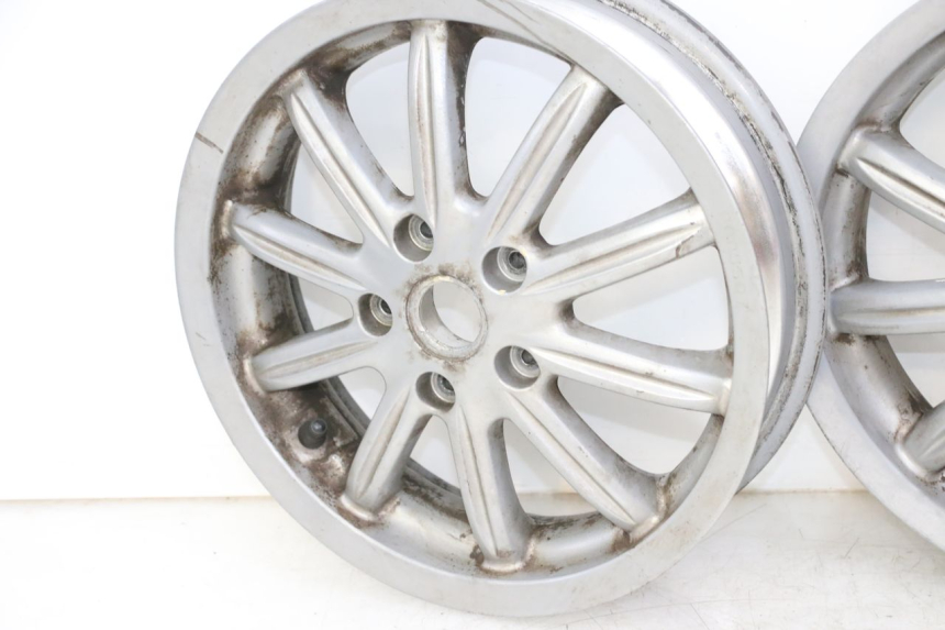 photo de PARA KOŁA PIAGGIO MP3 LT 300 (2010 - 2016) - Zbliżenie komponentów