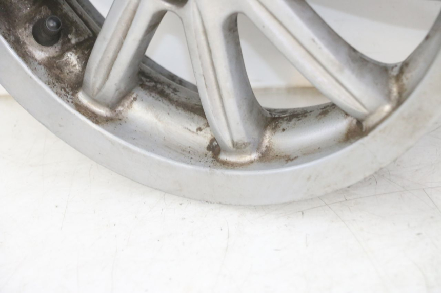 photo de PARA KOŁA PIAGGIO MP3 LT 300 (2010 - 2016) - Widok z bliska