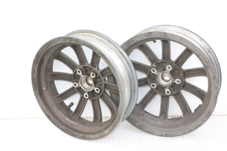 photo de PARA KOŁA PIAGGIO MP3 125 (2006 - 2014) - Punkty mocowania