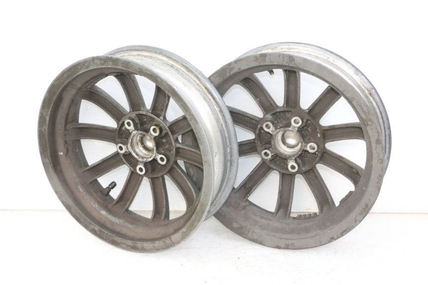 photo de PARA KOŁA PIAGGIO MP3 125 (2006 - 2014) - Oznaczenia i referencje