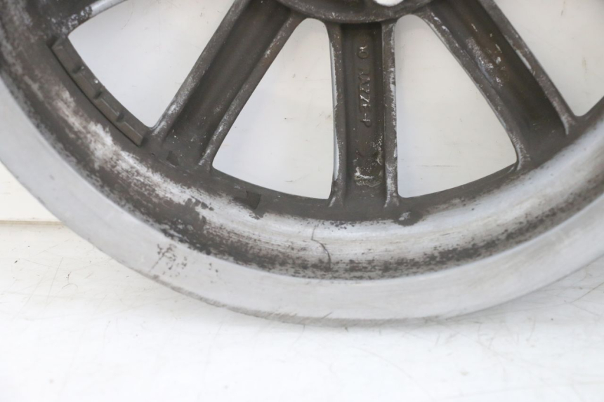 photo de PARA KOŁA PIAGGIO MP3 RL 250 (2006 - 2010) - Widok z bliska