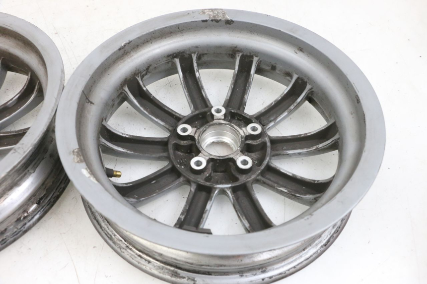 photo de PARA KOŁA PIAGGIO MP3 RL 250 (2006 - 2010) - Oznaczenia i referencje