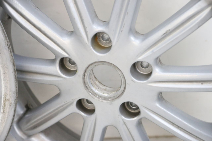 photo de PARA KOŁA PIAGGIO MP3 RL 250 (2006 - 2010) - Zoom stanu zużycia