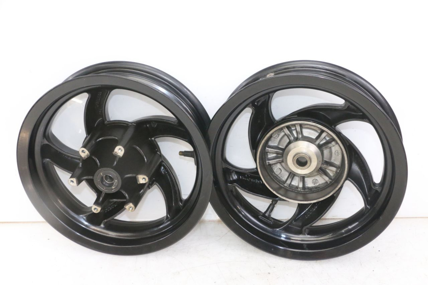 photo de ZESTAW FELG PIAGGIO NEW TYPHOON 50 (2018 - 2021) - Szczegół części