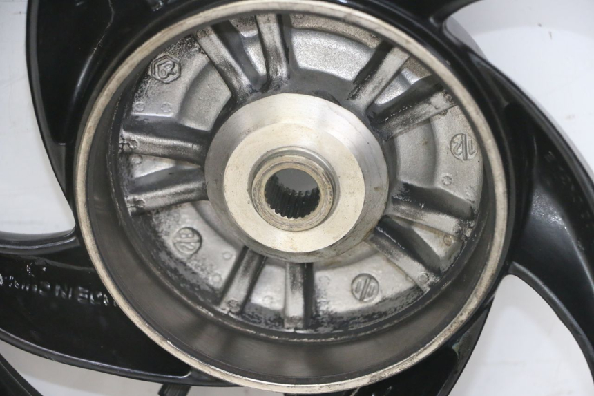 photo de ZESTAW FELG PIAGGIO NEW TYPHOON 50 (2018 - 2021) - Struktura - zbliżenie