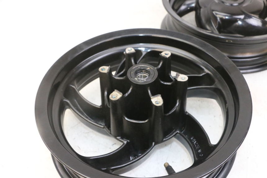 photo de ZESTAW FELG PIAGGIO NEW TYPHOON 50 (2018 - 2021) - Zoom stanu zużycia