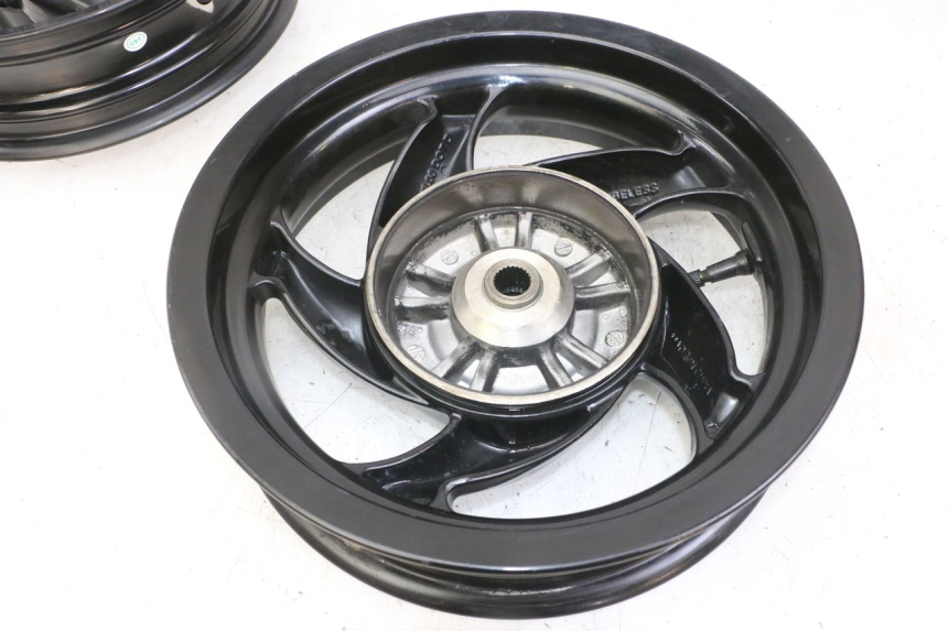 photo de ZESTAW FELG PIAGGIO NEW TYPHOON 50 (2018 - 2021) - Stan powierzchni