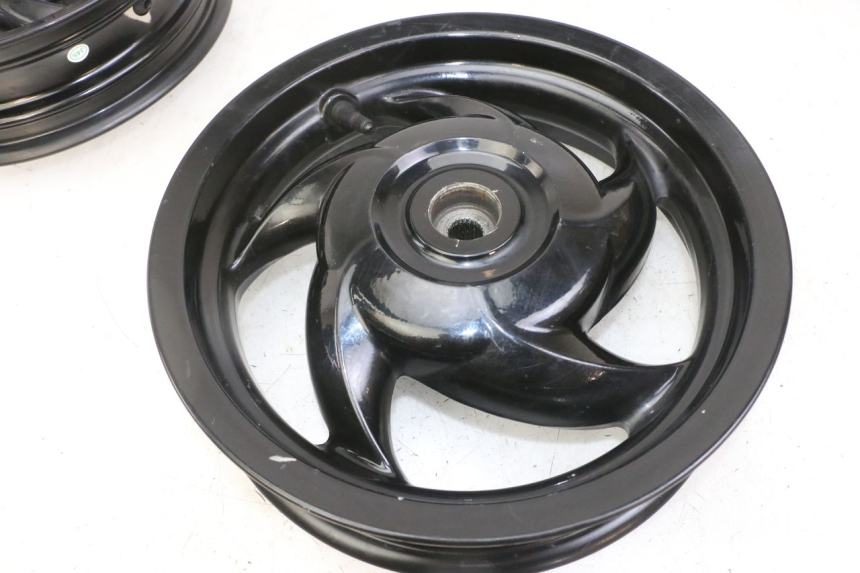 photo de ZESTAW FELG PIAGGIO NEW TYPHOON 50 (2018 - 2021) - Część sprawdzona