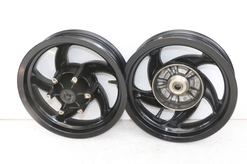 photo de ZESTAW FELG PIAGGIO NEW TYPHOON 50 (2018 - 2021) - Oznaczenia i referencje