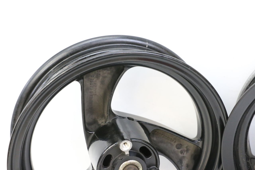 photo de ZESTAW FELG PEUGEOT ELYSTAR 50 (2002 - 2014) - Zbliżenie komponentów