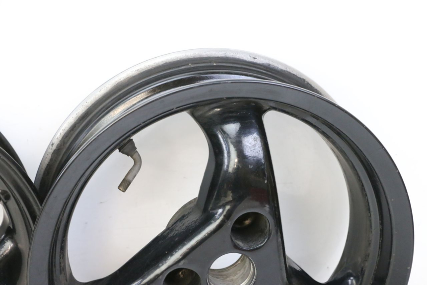 photo de ZESTAW FELG PEUGEOT ELYSTAR 50 (2002 - 2014) - Struktura - zbliżenie