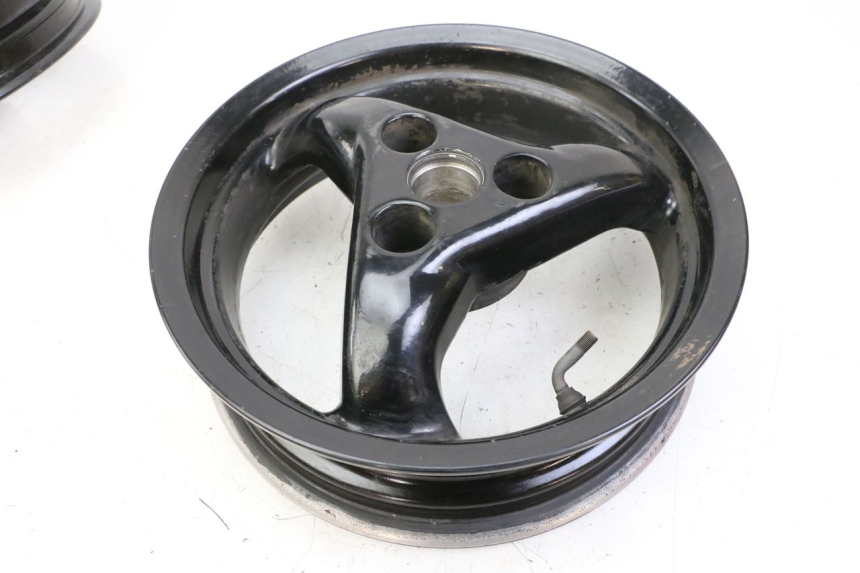 photo de ZESTAW FELG PEUGEOT ELYSTAR 50 (2002 - 2014) - Zbliżenie techniczne