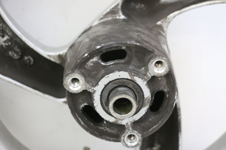 photo de ZESTAW FELG PEUGEOT ELYSTAR 50 (2002 - 2014) - Szczegóły charakterystyczne