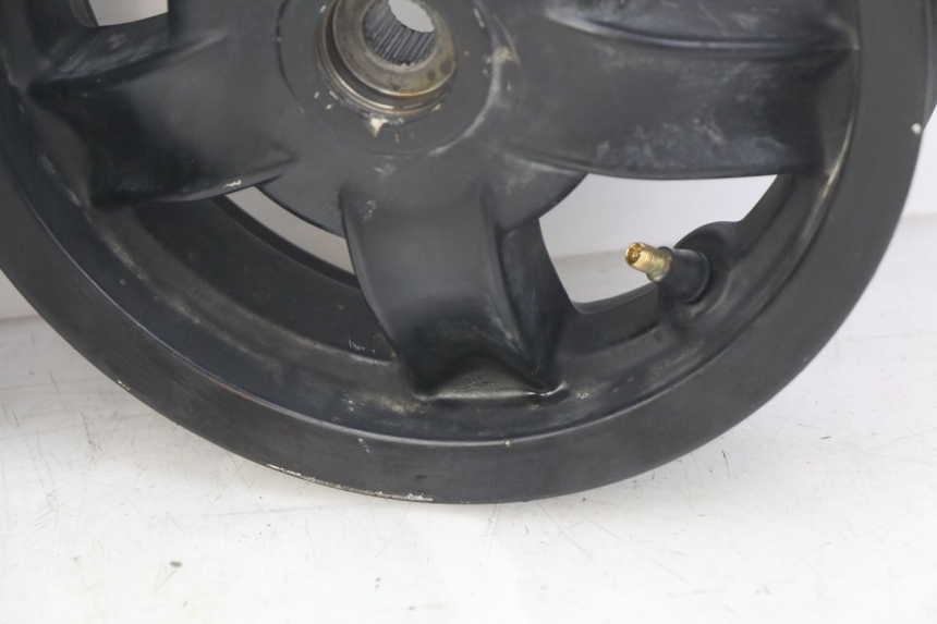 photo de PARA KOŁA PIAGGIO ZIP 4T 50 (2018 - 2020) - Struktura - zbliżenie