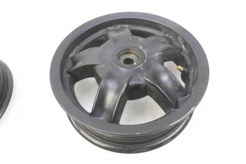 photo de PARA KOŁA PIAGGIO ZIP 4T 50 (2018 - 2020) - Zbliżenie techniczne