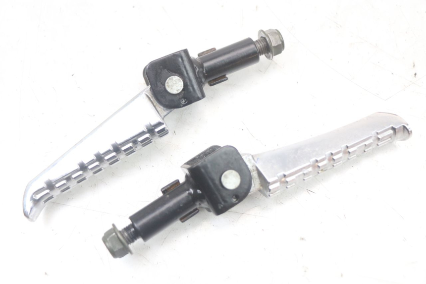 photo de ZESTAW PŁYTEK PODNÓŻKA TYLNEGO MASH LEGEND'R 4T 50 (2021 - 2025) - Inny kąt widzenia