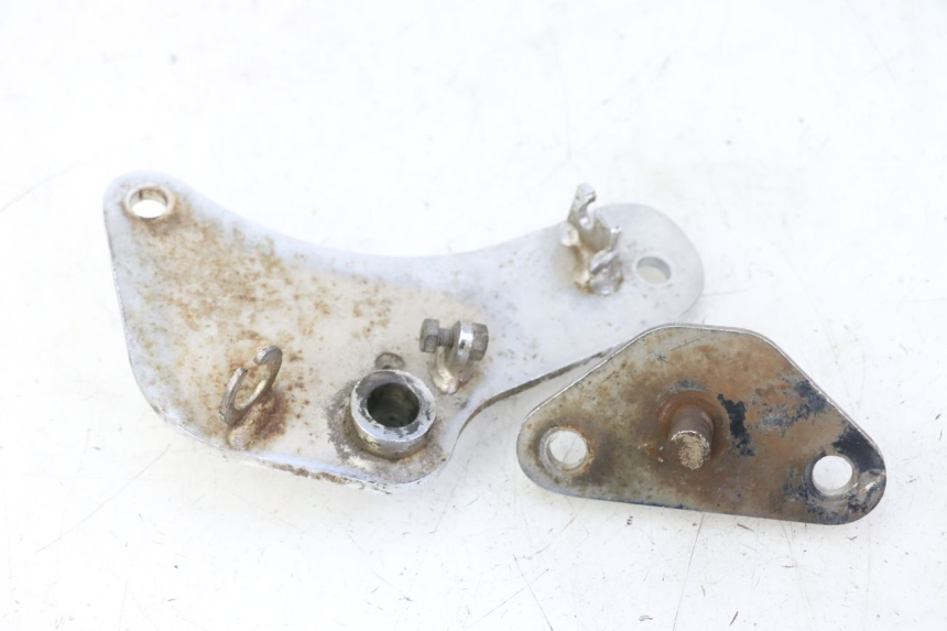 photo de ZESTAW PŁYTEK PODNÓŻKA PRZEDNIEGO HYOSUNG GV AQUILA 125 (2000 - 2009) - Zbliżenie techniczne