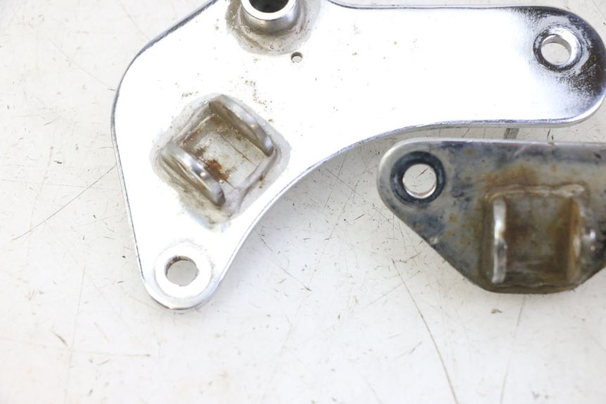 photo de ZESTAW PŁYTEK PODNÓŻKA PRZEDNIEGO HYOSUNG GV AQUILA 125 (2000 - 2009) - Punkty mocowania