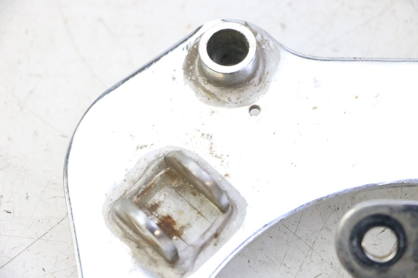 photo de ZESTAW PŁYTEK PODNÓŻKA PRZEDNIEGO HYOSUNG GV AQUILA 125 (2000 - 2009) - Oznaczenia i referencje