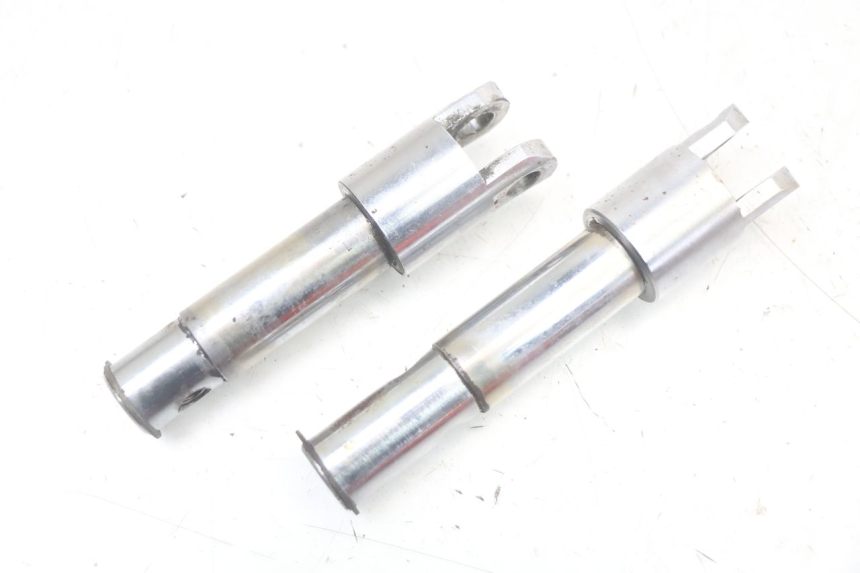 photo de ZESTAW PŁYTEK PODNÓŻKA PRZEDNIEGO HARLEY DAVIDSON SPORTSTER XL CUSTOM 883 (1999 - 2006) - Zoom stanu zużycia