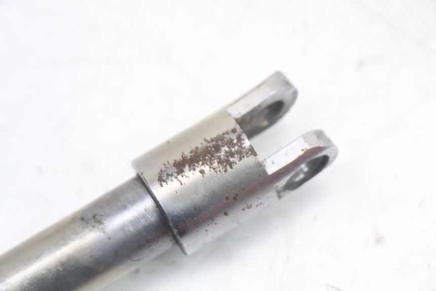 photo de ZESTAW PŁYTEK PODNÓŻKA PRZEDNIEGO HARLEY DAVIDSON SPORTSTER XL CUSTOM 883 (1999 - 2006) - Zbliżenie techniczne