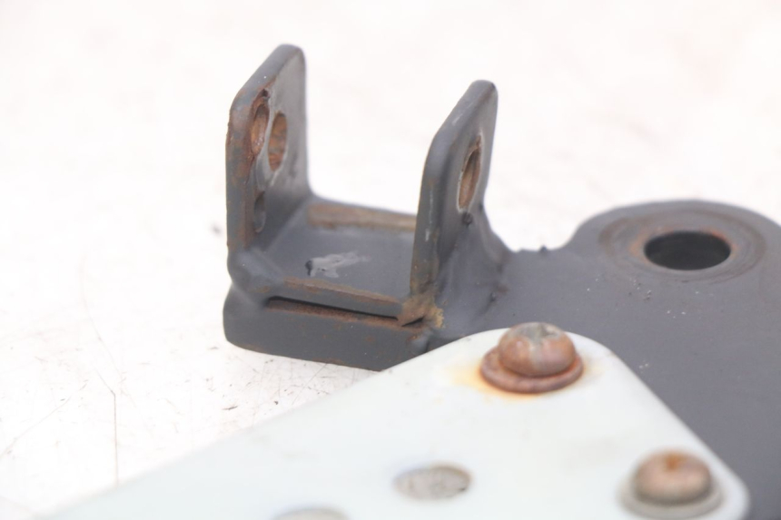 photo de ZESTAW PŁYTEK PODNÓŻKA PRZEDNIEGO YAMASAKI RAPTOR 50 (2013 - 2018) - Widok ogólny