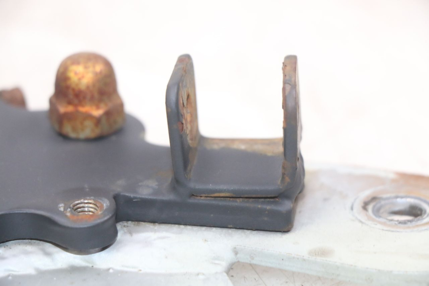 photo de ZESTAW PŁYTEK PODNÓŻKA PRZEDNIEGO YAMASAKI RAPTOR 50 (2013 - 2018) - Punkty mocowania