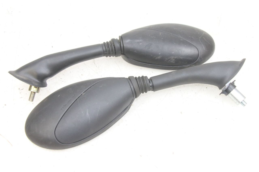 photo de PARA LUSTERKA PIAGGIO FLY 125 (2005 - 2012) - Zbliżenie techniczne