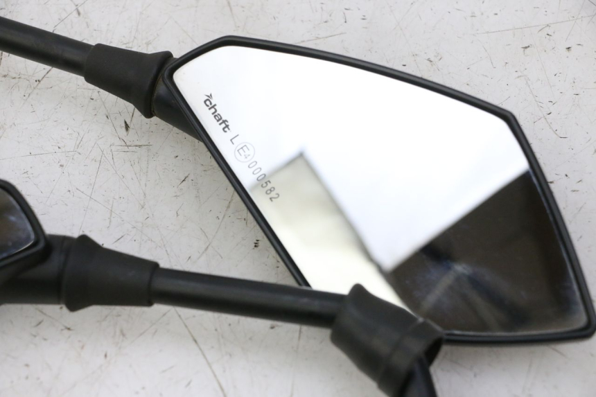 photo de PARA LUSTERKA SUZUKI GS GSE 500 (2001 - 2003) - Zbliżenie komponentów