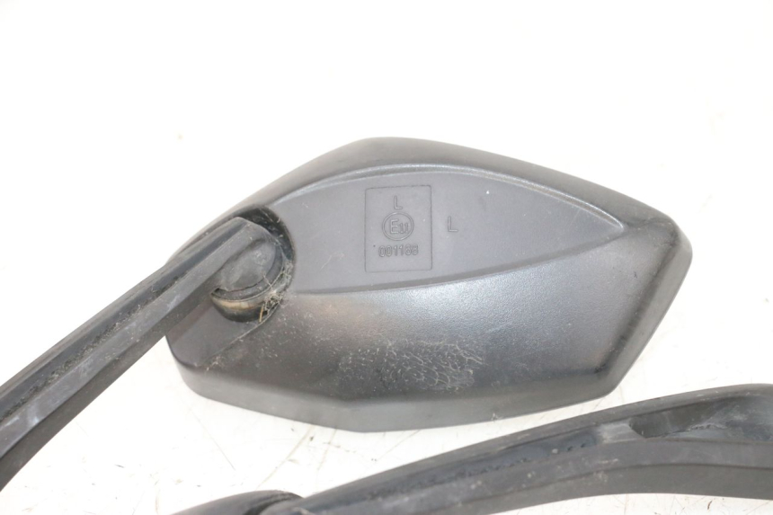 photo de PARA LUSTERKA JM MOTORS GTS 125 (2015 - 2019) - Punkty mocowania