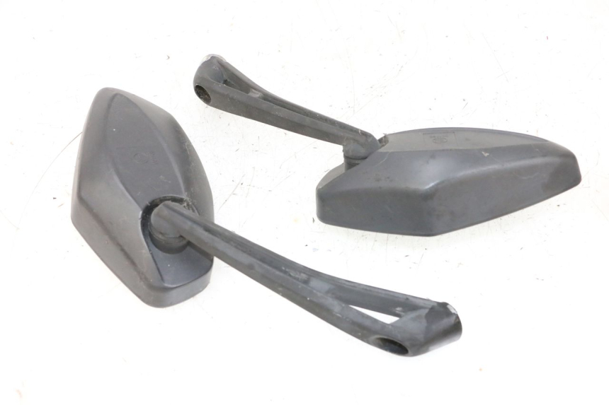 photo de PARA LUSTERKA JM MOTORS GTS 125 (2015 - 2019) - Oznaczenia i referencje