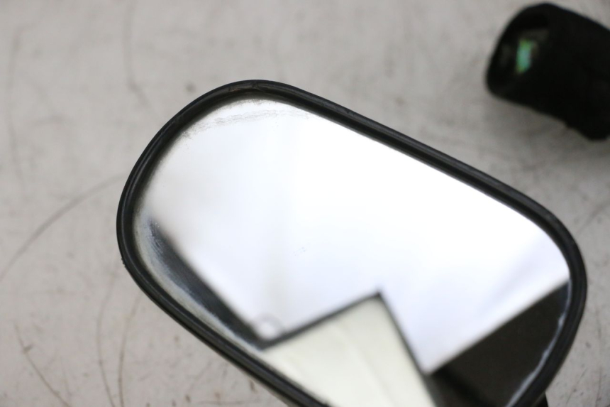 photo de PARA LUSTERKA HONDA NSR R 125 (1994 - 2003) - Widok z bliska