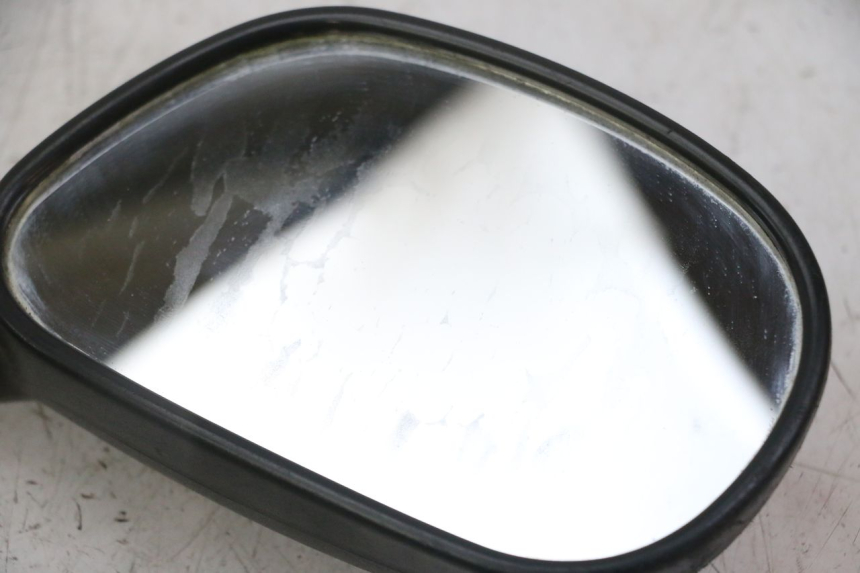 photo de PARA LUSTERKA PEUGEOT KISBEE 4T 50 (2010 - 2017) - Szczegóły charakterystyczne