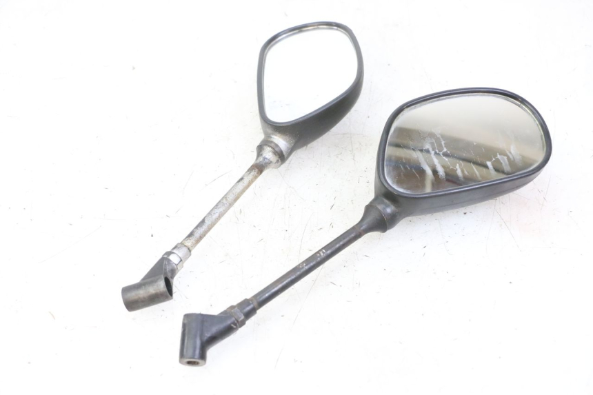 photo de PARA LUSTERKA PEUGEOT KISBEE 4T 50 (2010 - 2017) - Stan powierzchni