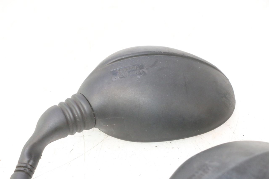 photo de PARA LUSTERKA YAMAHA YP MAJESTY 125 (1998 - 2001) - Widok z bliska