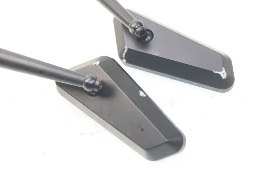 photo de PARA LUSTERKA KAWASAKI Z Z900 900 (2017 - 2019) - Stan powierzchni