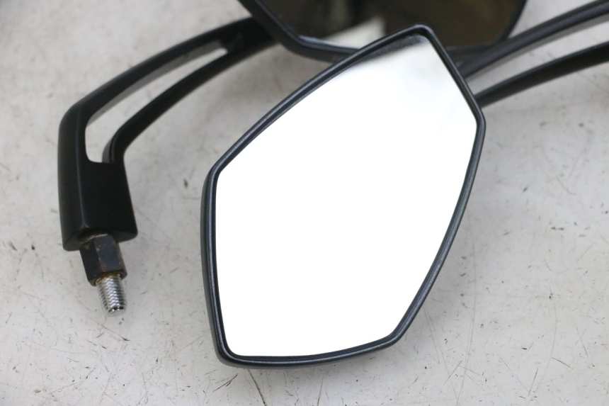 photo de ZESTAW LUSTERKÓW WSTECZNYCH KAWASAKI ZR 7 750 (1999 - 2004) - Zoom stanu zużycia