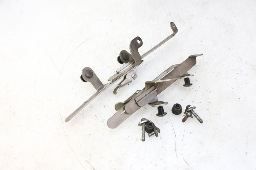 photo de SZYBA PRZEDNIA QUADRO 4 4D 350 (2015 - 2018) - Stan powierzchni