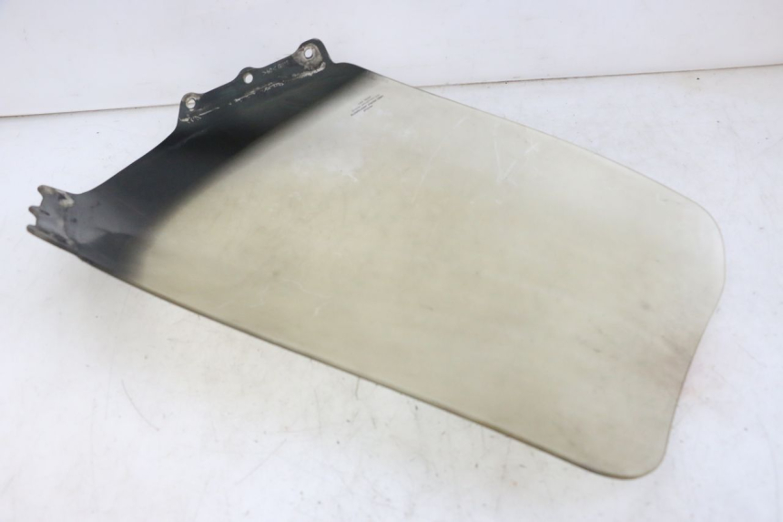 photo de SZYBA PRZEDNIA SUZUKI BURGMAN 125 (2007 - 2014) - Zbliżenie techniczne