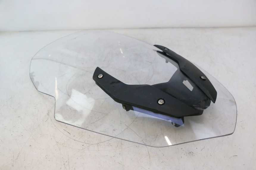 photo de SZYBA PRZEDNIA BMW C SPORT 650 (2015 - 2021) - Zbliżenie techniczne
