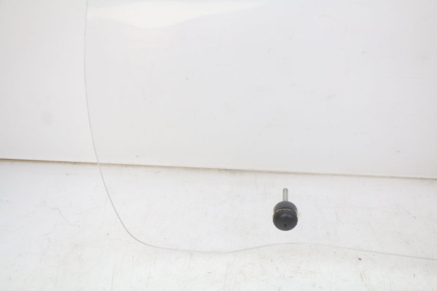 photo de SZYBA PRZEDNIA PEUGEOT CITYSTAR AIR 125 (2014 - 2017) - Zbliżenie komponentów